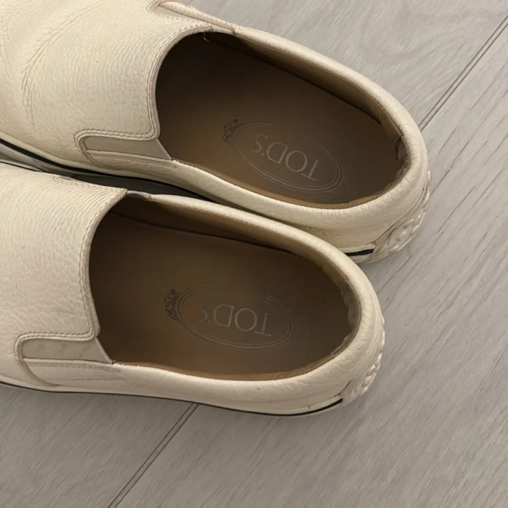 Tod’s men’s size 6 white slip on shoes - Picture 2 of 7